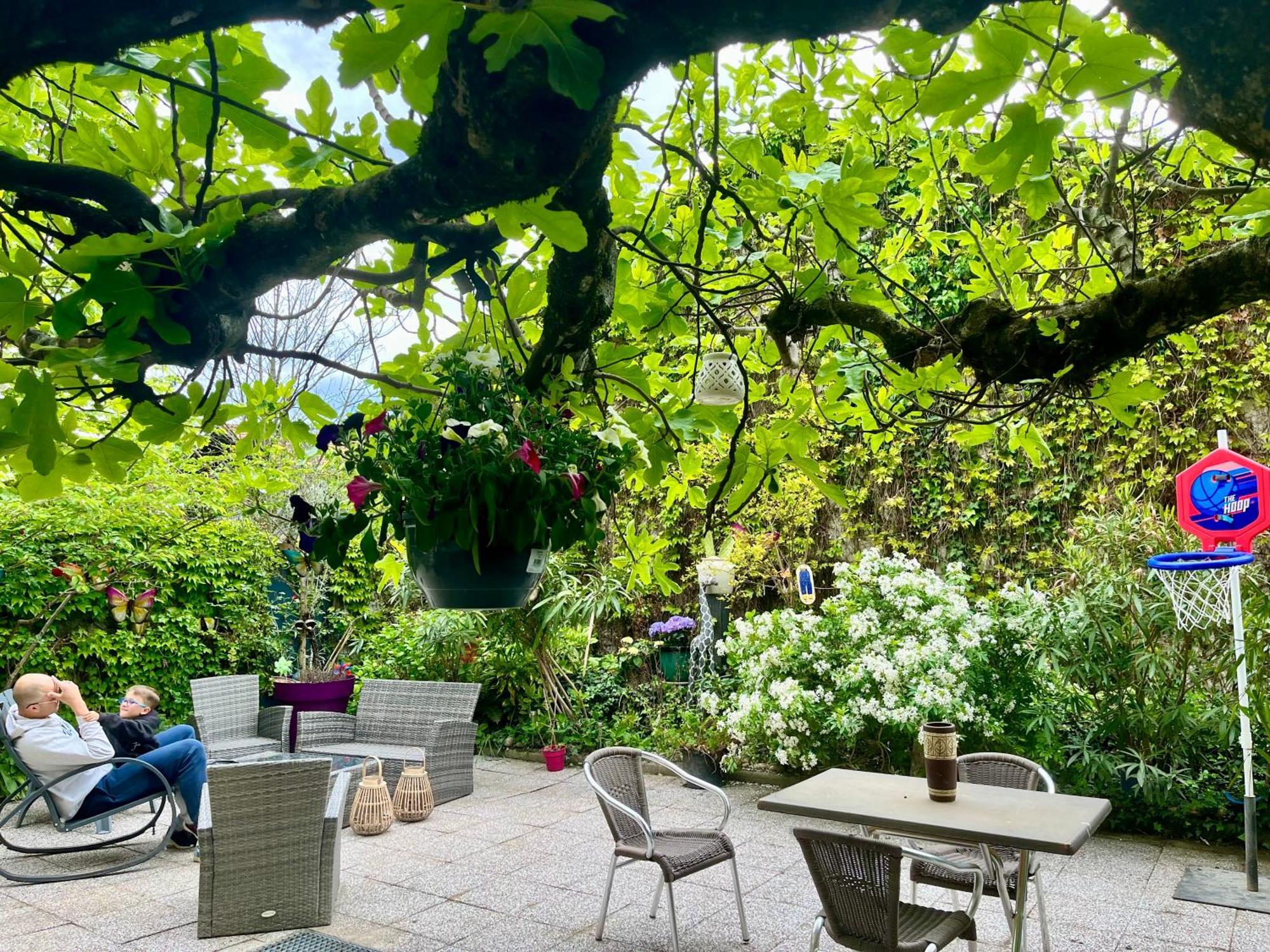 La Casa, Acces Terrasse De L'Etablissement Apartman Rives  Kültér fotó