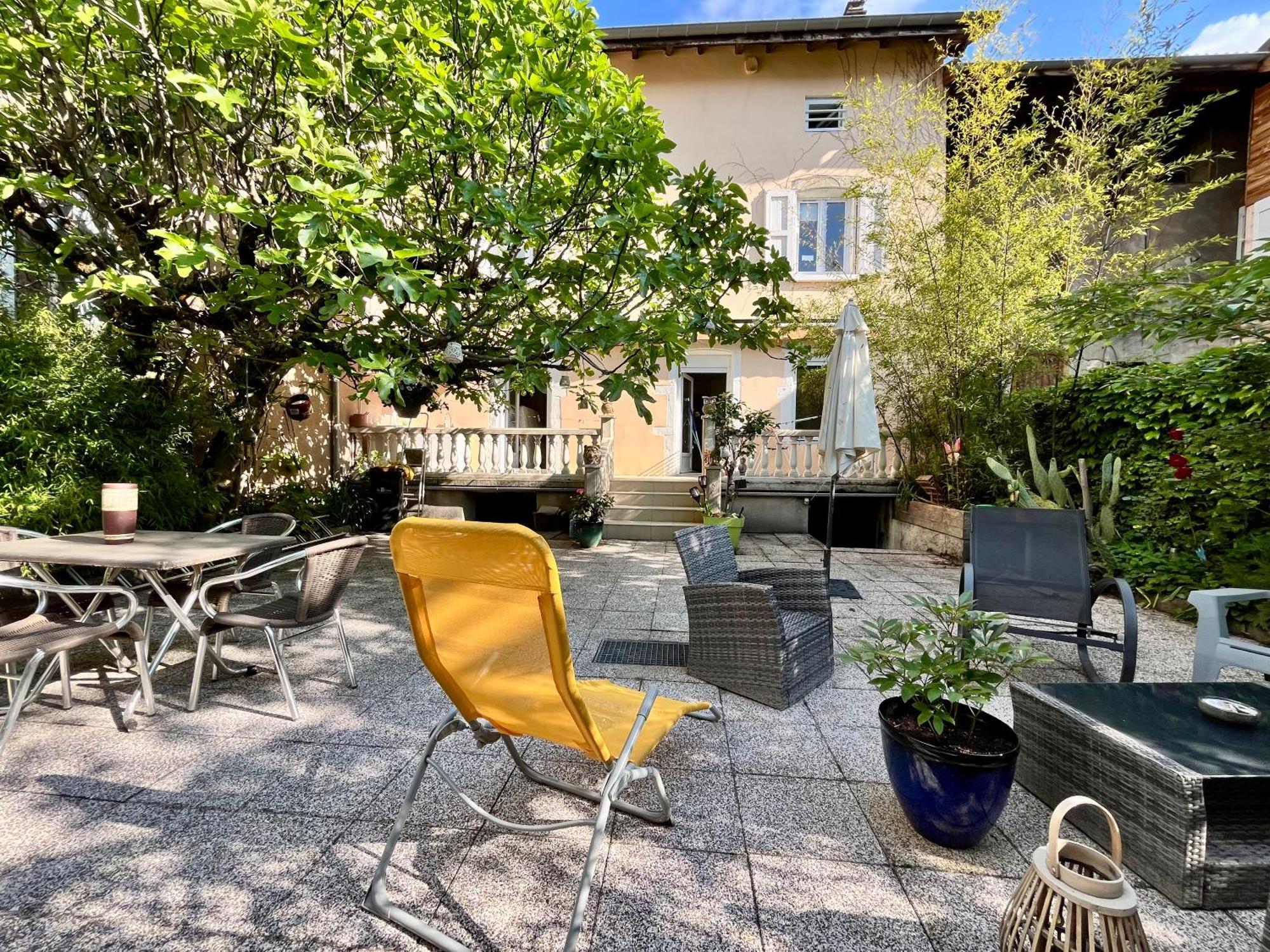 La Casa, Acces Terrasse De L'Etablissement Apartman Rives  Kültér fotó